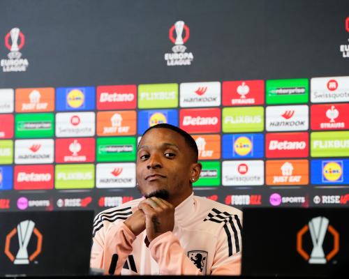 Ezri Konsa: 'Shahzoda meni Rolls-Royce deb atadi'