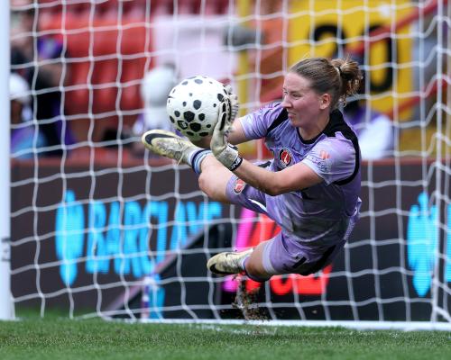Sophie Whitehouse: Penaltini saqlab, Charlton WSL ga chiqdi