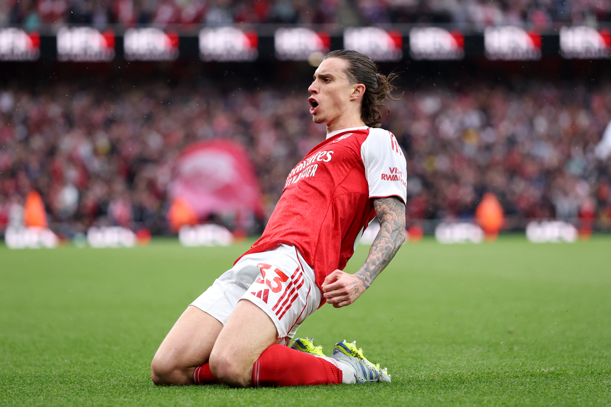 APL. Calafiori 'Arsenal' bilan Premier Liga kubogini ko'tardi