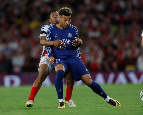 Arsenalning PSJga qarshi o'yinida himoya va hujum muvozanati muhim ahamiyatga ega
