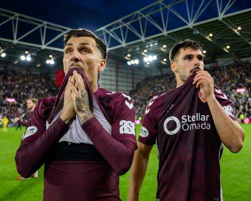Hearts tarix yaratishga intilmoqda, O'Neillning Seltikga qarshi qiyinchiliklari bor
