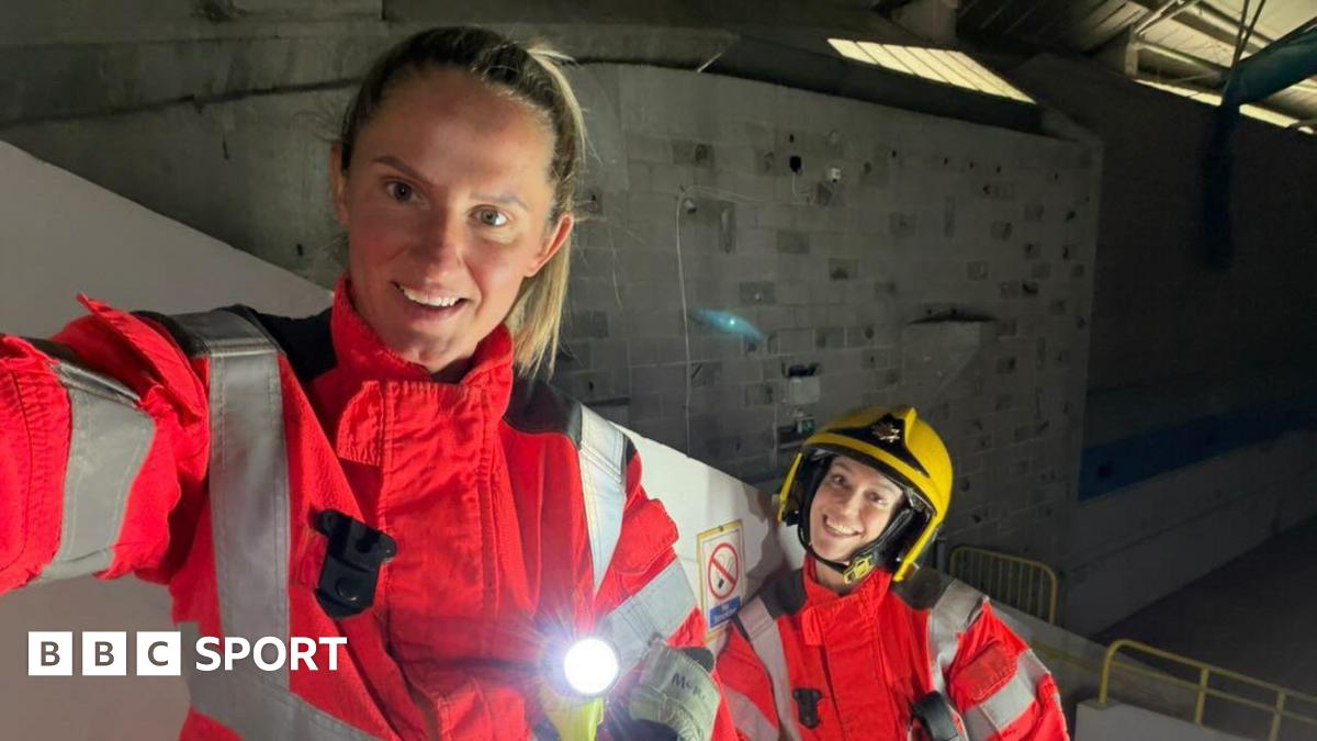 Abbie McManus va Jess Sigsworth: Futboldan o'rtacha yong'in o'chiruvchiga o'zgarish haqida