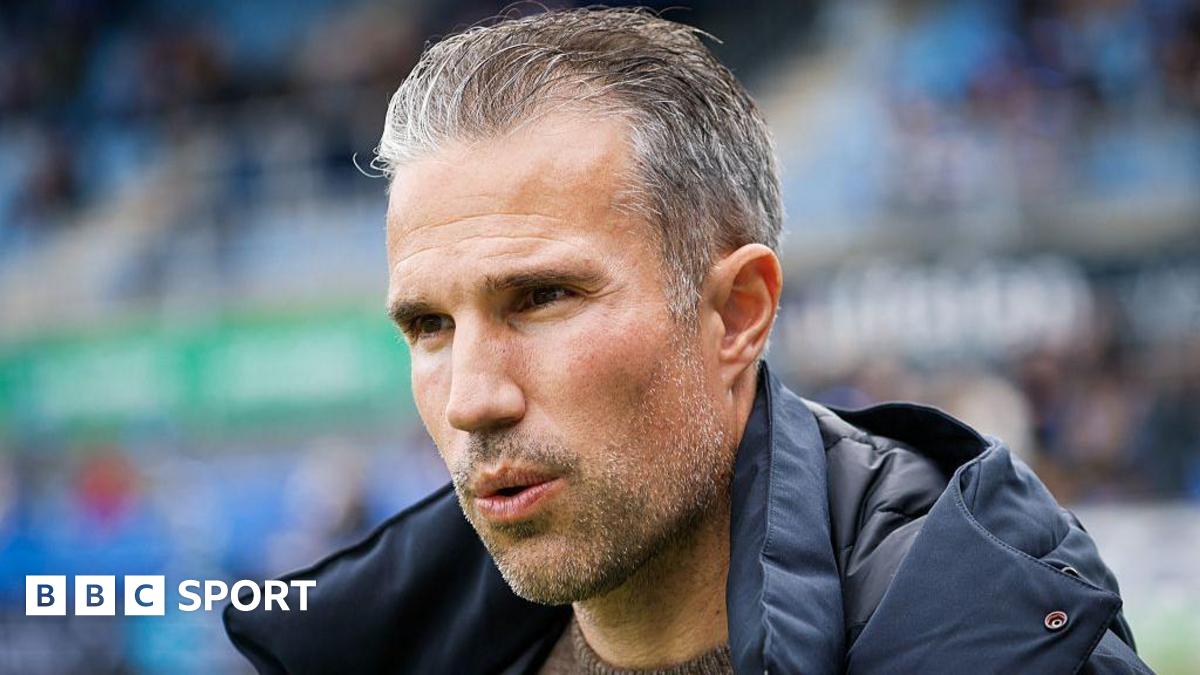 Eredivisie. Feyenoord Robin Van Persieni 16 oydan so'ng ishdan bo'shatdi