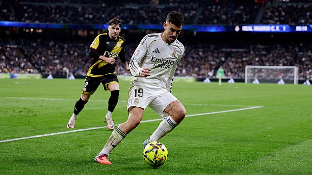 "Real" futbolchisi shartnomani bekor qilishdan bosh tortmoqda