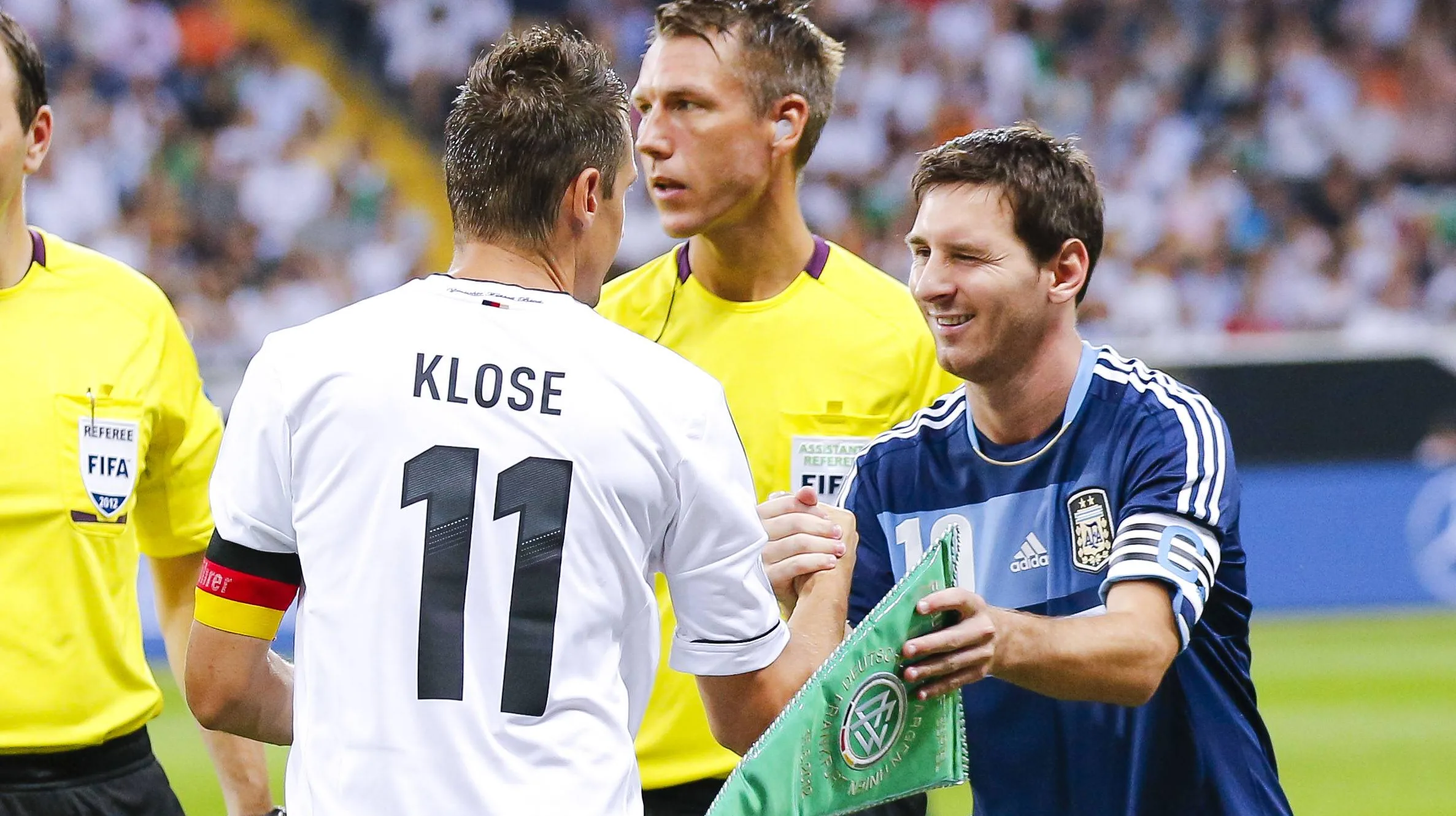 Miroslav Klose Lionel Messini FIFA Jahon Kubogi rekordiga tabrikladi
