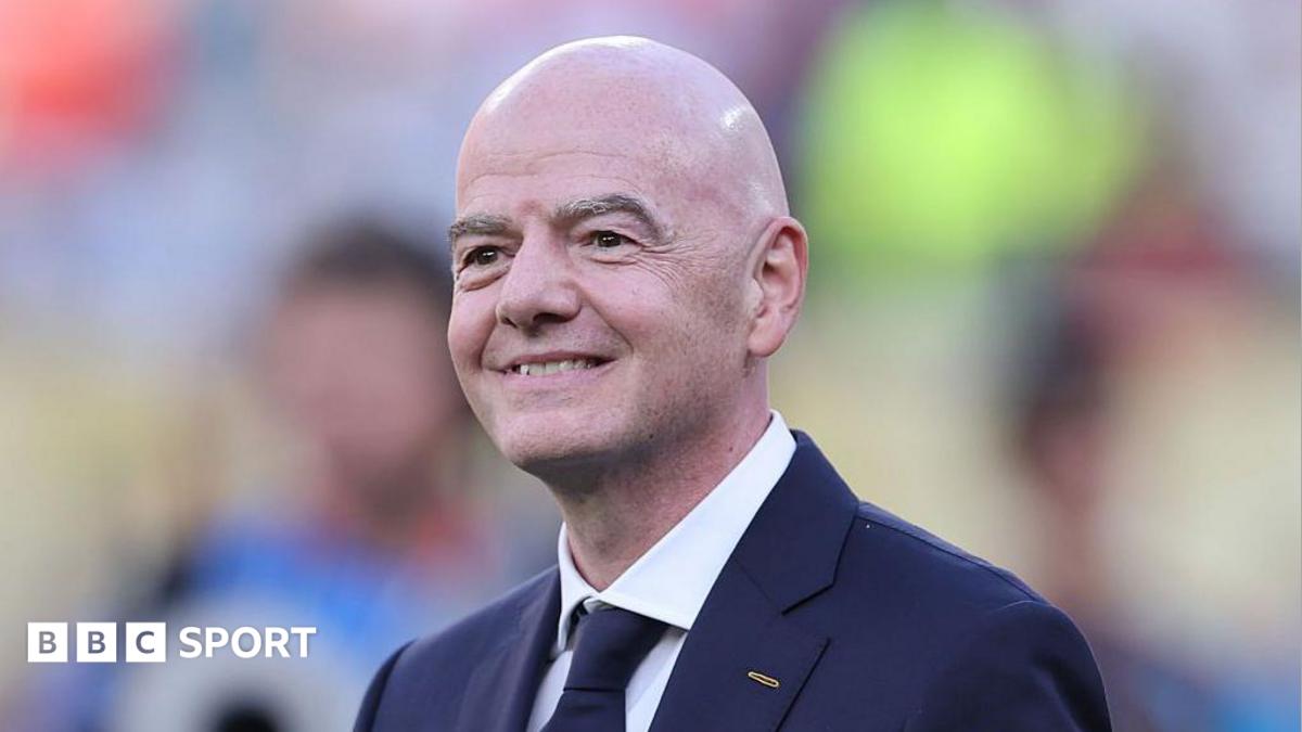 Gianni Infantino: Fifa tanqidchilariga 'meditatsiya qiling yoki futbol tomosha qiling' dedi