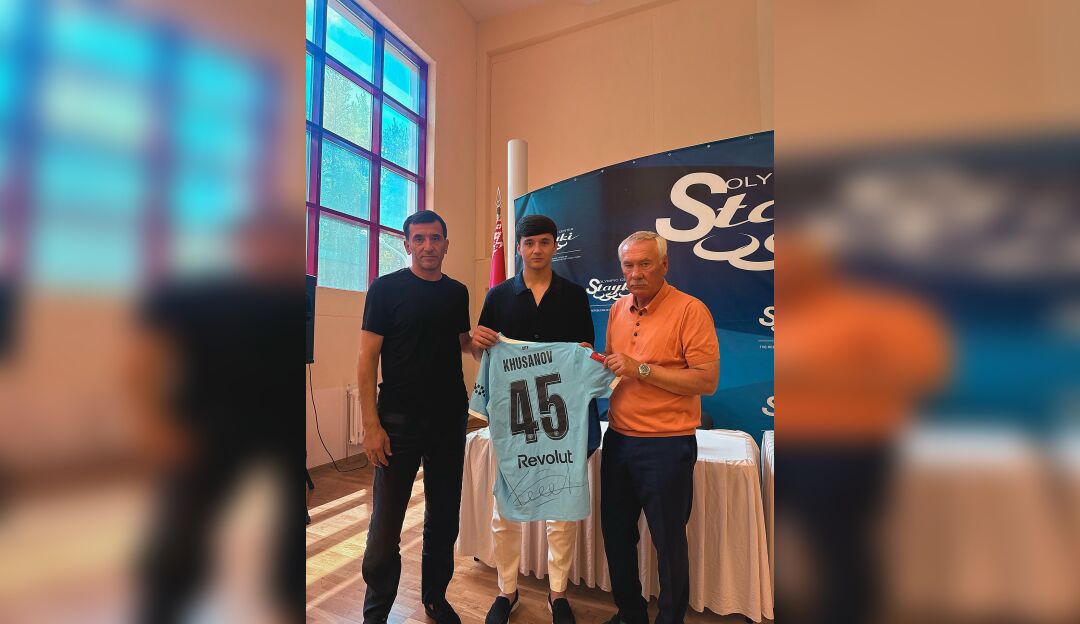 Husanov Belarusga borib, birinchi murabbiyi bilan koʻrishdi