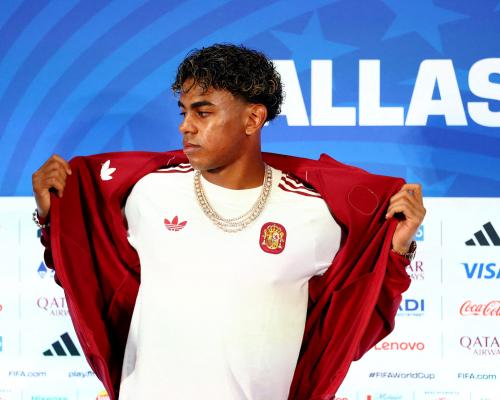 Ламин Ямал 19 ёшида ўзининг туғилган кунини нишонлади