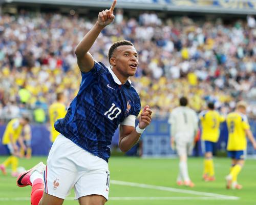 Fransiya Shvetsiyani mag'lubiyatga uchratdi, Mbappe ikki gol urdi