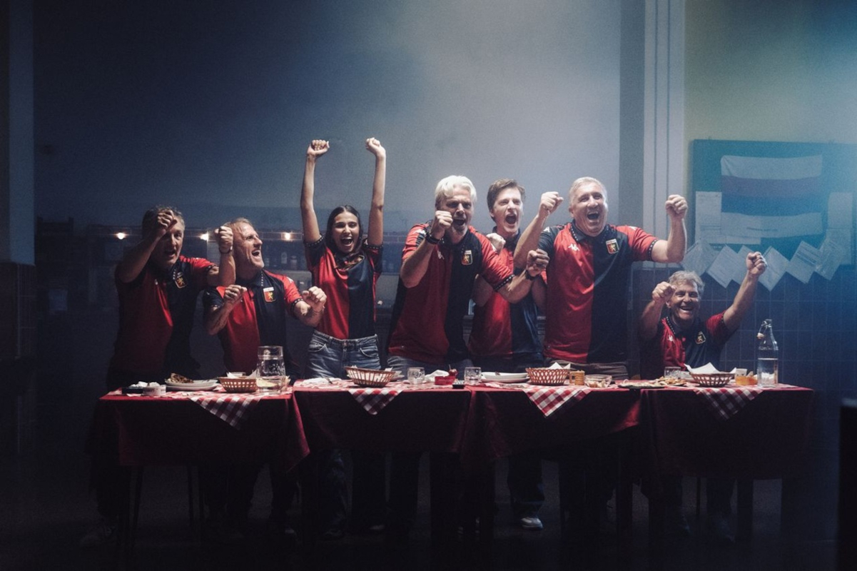 Jenoa 2026/27 kit 'Liverpul' ustidan g'alaba yodgorlik qiladi