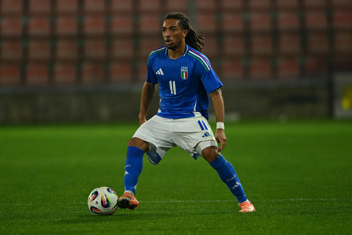 Transfer: Koleosho 'Burnli' dan 'Parij FC' ga o'tdi