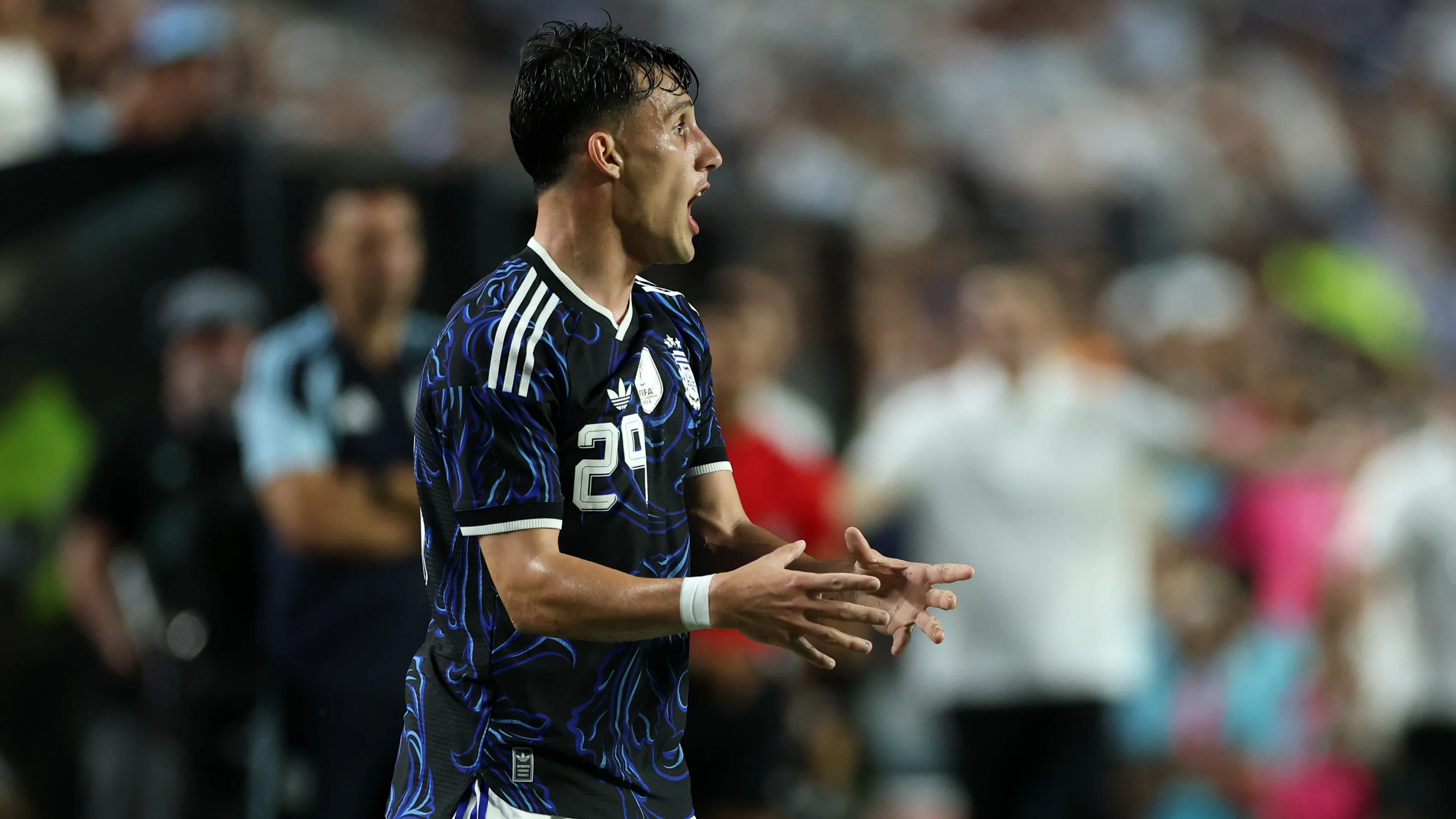 Lionel Messi Gamburgning Nicolas Capaldo'ga bolalik orzularini ro'yobga chiqarishda yordam berdi