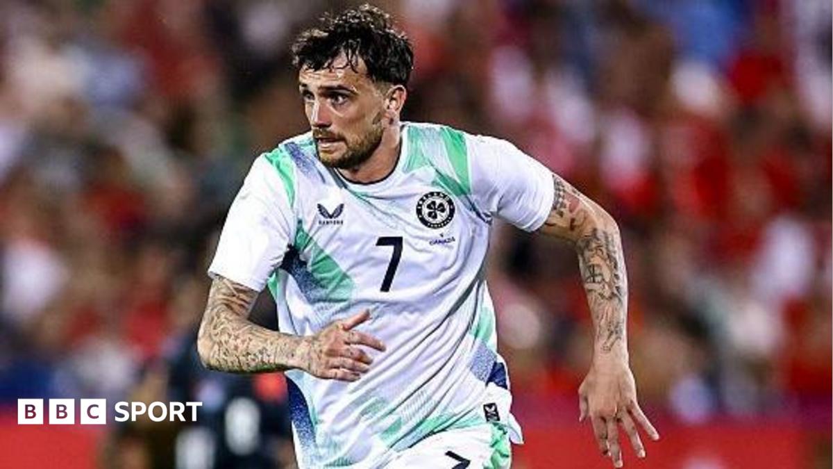 Troy Parrott: Irlandiyalik hujumchi "Real Betis"ga o'tishga yaqinlashdi