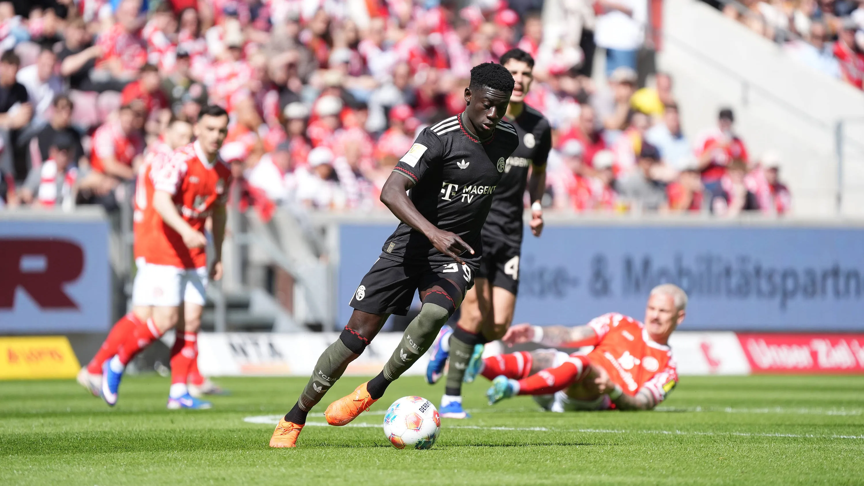 Bara Sapoko Ndiaye: "Bavariya"ning Senegal yulduzi kim?