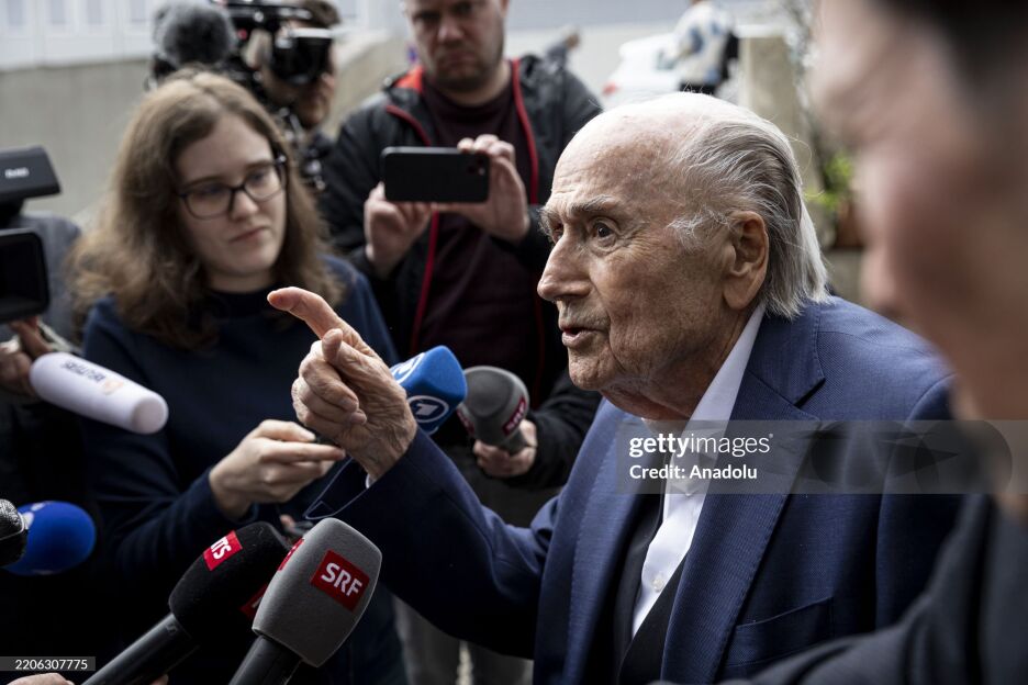 "FIFAga ayol kishi rahbarlik qilishi kerak boʻlgan vaqt keldi". Blatter Norvegiya assotsiatsiyasi prezidenti Lize Klaveness haqida