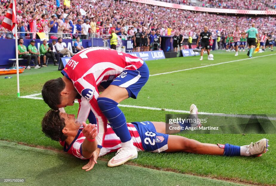 La Liga. "Atletiko" oʻz uyida oʻn kishi boʻlib "Vilyarreal" bilan durang oʻynadi, mehmonlar ikkala golni ham penaltidan urishdi