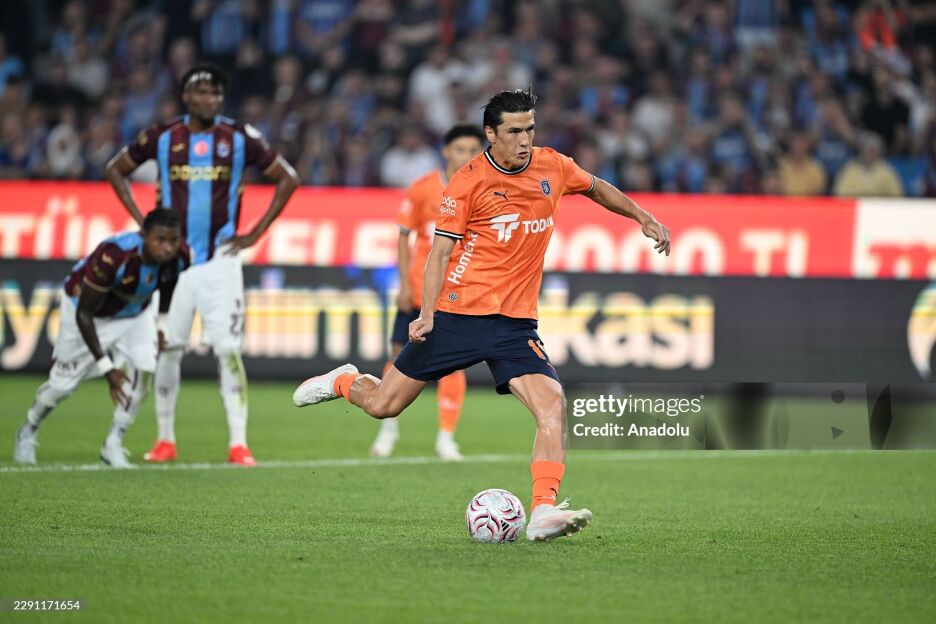 Turkiya Superligasi. Salohning dubli "Trabzonspor"ga "Bashakshexir"ga qarshi oʻyinda gʻalaba taqdim etdi, mehmonlarning yagona goliga Shomurodov mualliflik qildi