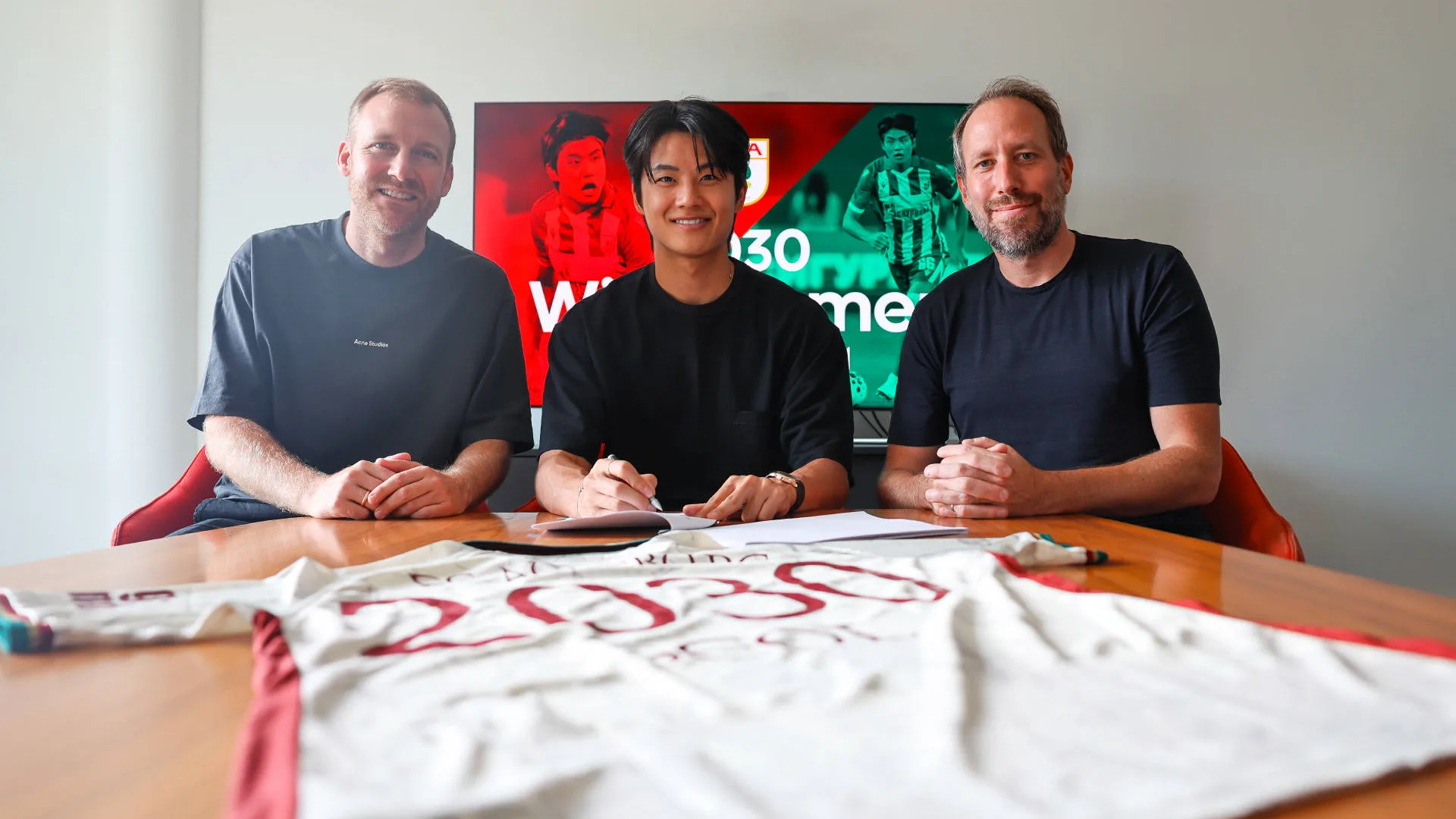 Bundesliga. "Augsburg" Janubiy Koreyalik futbolchi Seol Young-woo bilan shartnoma imzoladi