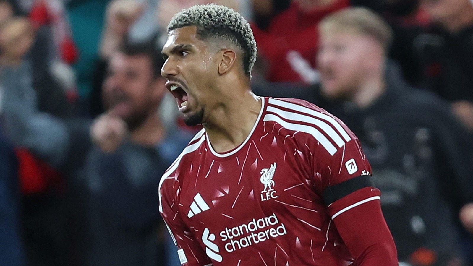 Liverpul Ronald Araukho yordamida muhim g'alabaga erishdi