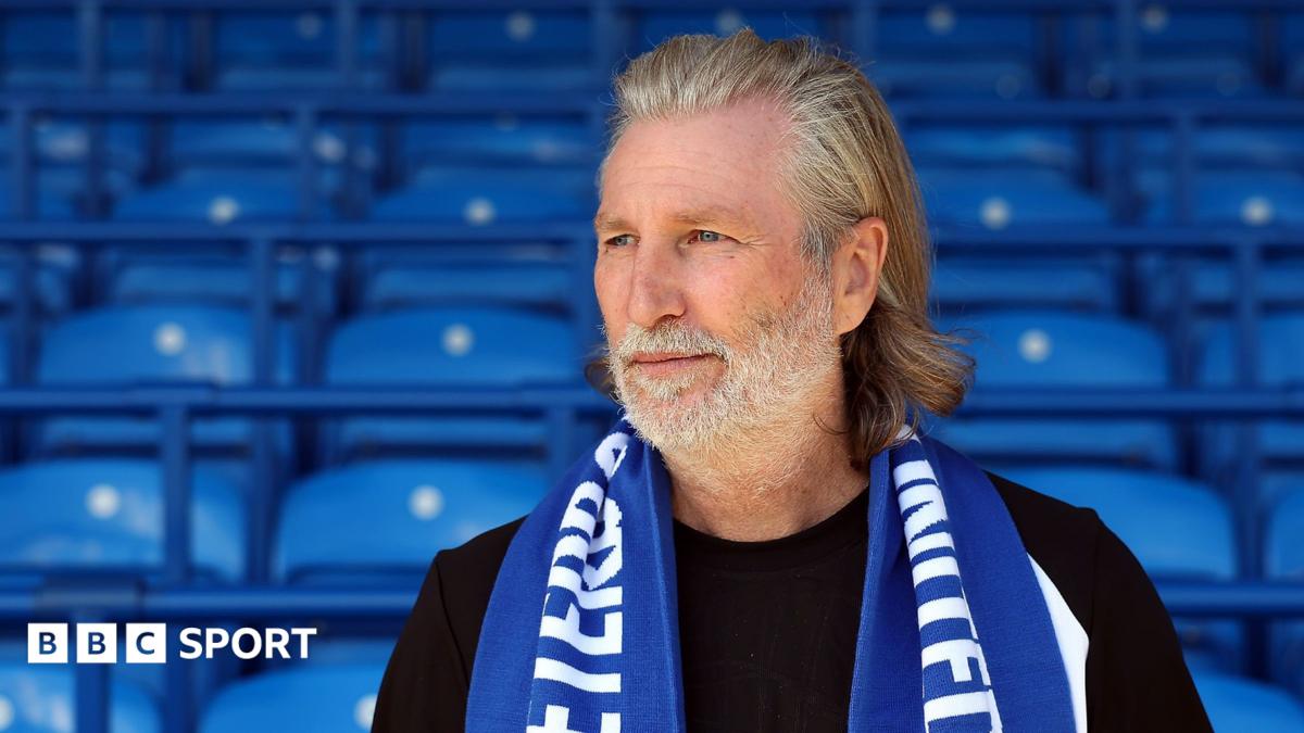 Robbie Savage: Peterborough muxlislari yangi murabbiydan nimalarni kutishlari mumkin?