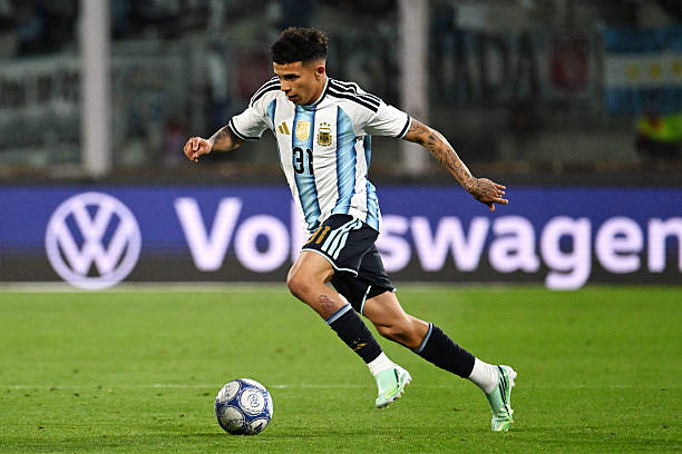 Argentina debyutanti Maradona va Messining ko‘rsatkichini yangiladi